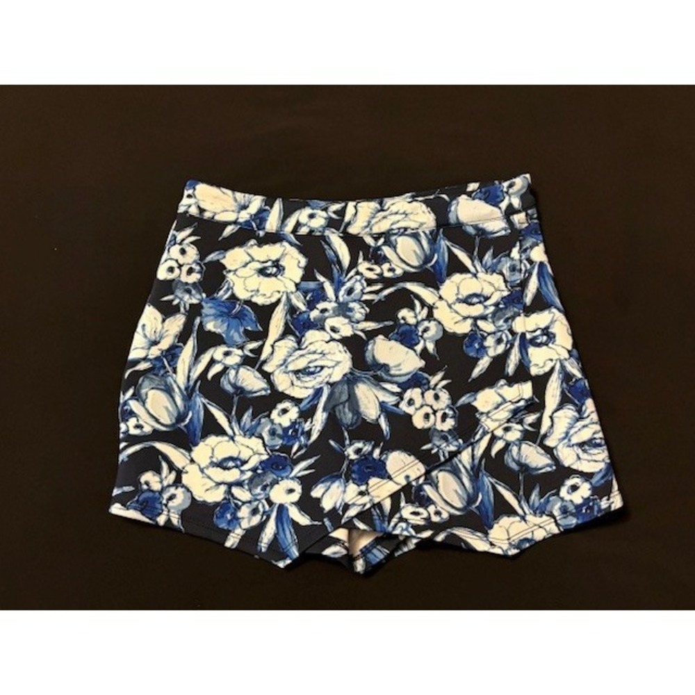 Abercrombie and Fitch floral mini skort, size small
